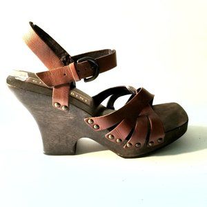 GIANNI BINI SANDAL WITH OPEN TOE AND BLOCK HEEL . FW-0002